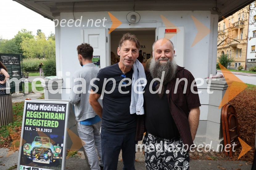 Otvoritev razstave Maje Modrinjak v Trafiki ob parku