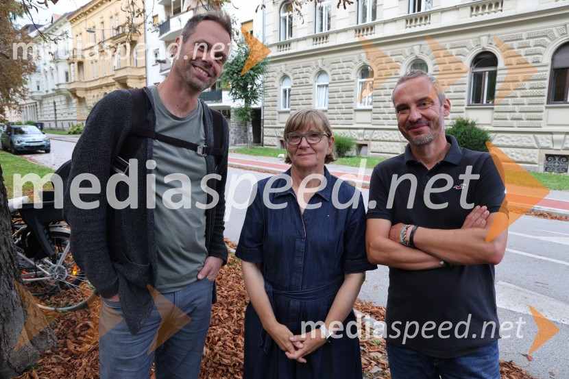 Otvoritev razstave Maje Modrinjak v Trafiki ob parku