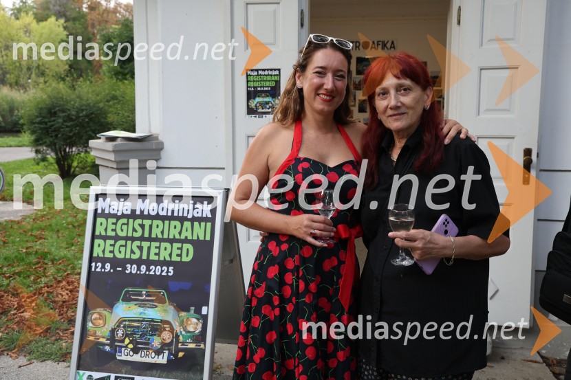  Maja Modrinjak, fotografinja;  ... Otvoritev razstave Maje Modrinjak v Trafiki ob parku