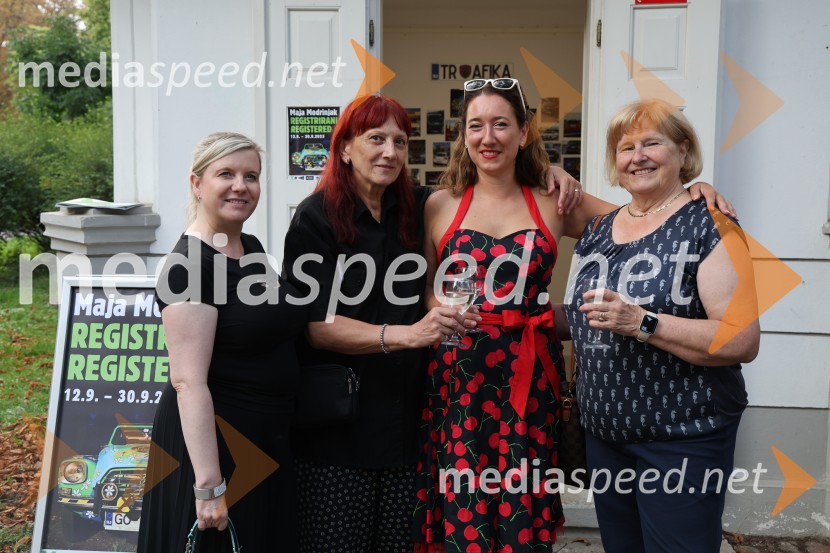  ... ;  ... ;  Maja Modrinjak, fotografinja;  ... Otvoritev razstave Maje Modrinjak v Trafiki ob parku