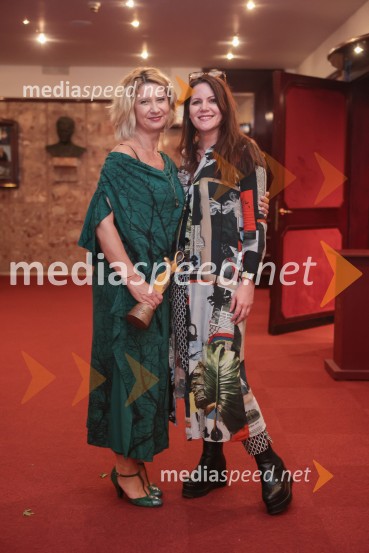  Vesna Pernarčič, igralka;  Eva Belčič, vodja marketinga in odnosov z javnostmi, Prešernovo gledališče KranjPremiera Don Kihot in podelitev nagrad Julija, Prešernovo gledališče Kranj