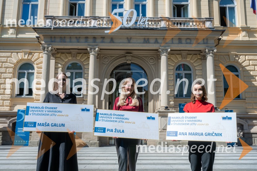  Maša Galun;  Pia Žula, najboljša študentka Univerze v Mariboru 2024/2025;  Ana Marija GričnikNajboljša študentka Univerze v Mariboru je Pia Žula