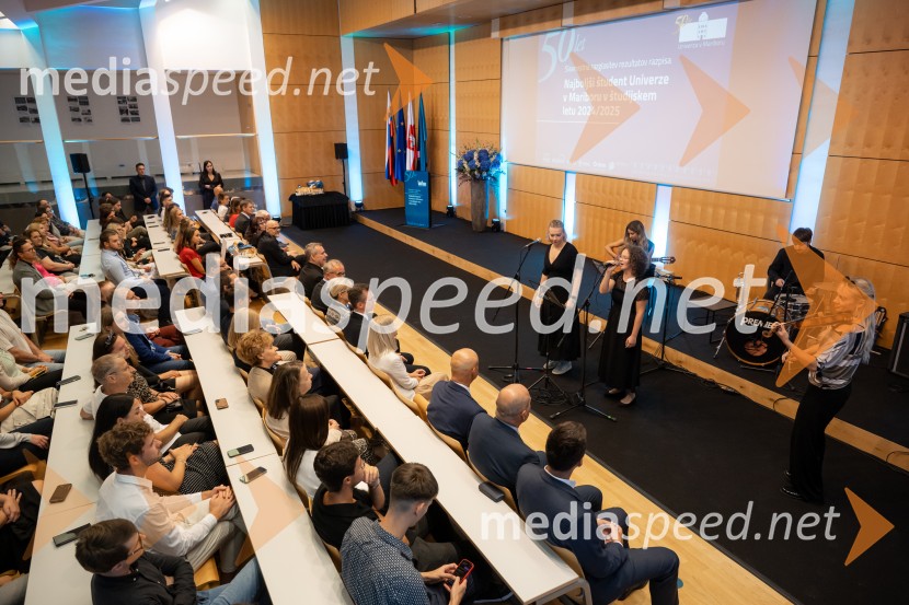 Najboljša študentka Univerze v Mariboru je Pia Žula