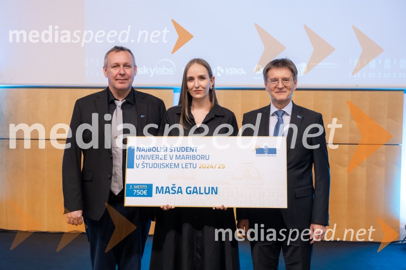  ... ;  Maša Galun; prof. dr. Zdravko Kačič, rektor Univerze v MariboruNajboljša študentka Univerze v Mariboru je Pia Žula