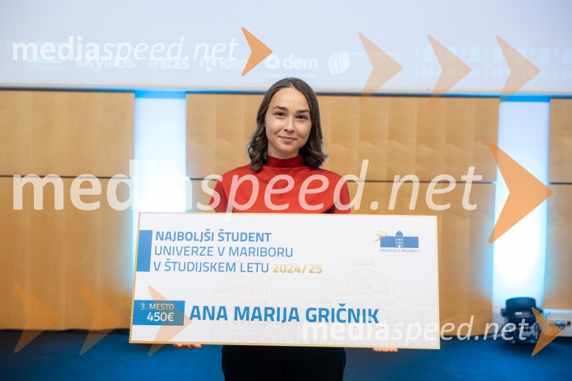  Ana Marija GričnikNajboljša študentka Univerze v Mariboru je Pia Žula