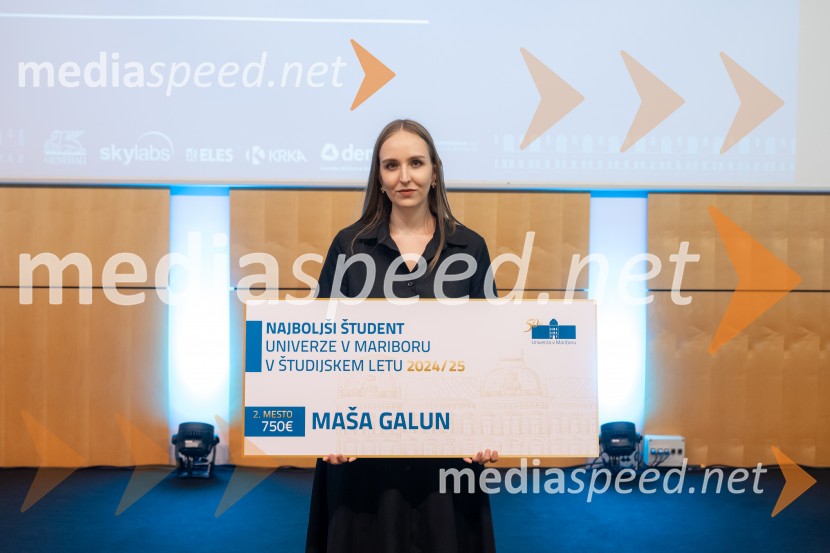  Maša GalunNajboljša študentka Univerze v Mariboru je Pia Žula