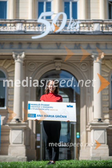  Ana Marija GričnikNajboljša študentka Univerze v Mariboru je Pia Žula