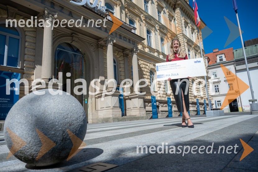  Pia Žula, najboljša študentka Univerze v Mariboru 2024/2025Najboljša študentka Univerze v Mariboru je Pia Žula