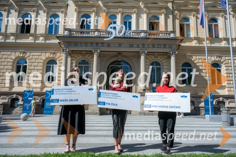  Maša Galun;  Pia Žula, najboljša študentka Univerze v Mariboru 2024/2025;  Ana Marija GričnikNajboljša študentka Univerze v Mariboru je Pia Žula