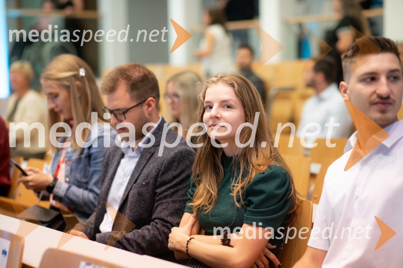 Najboljša študentka Univerze v Mariboru je Pia Žula