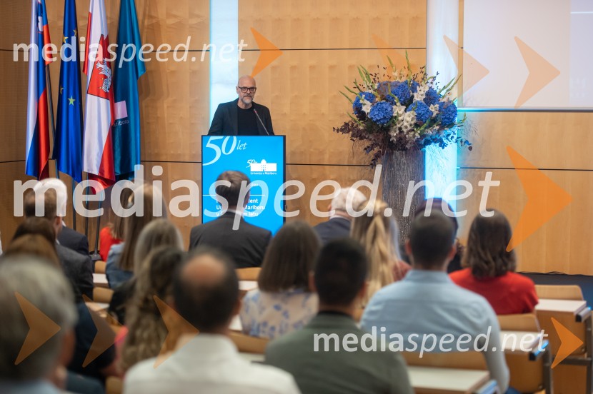 Najboljša študentka Univerze v Mariboru je Pia Žula