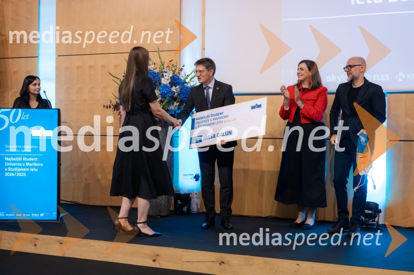 Najboljša študentka Univerze v Mariboru je Pia Žula