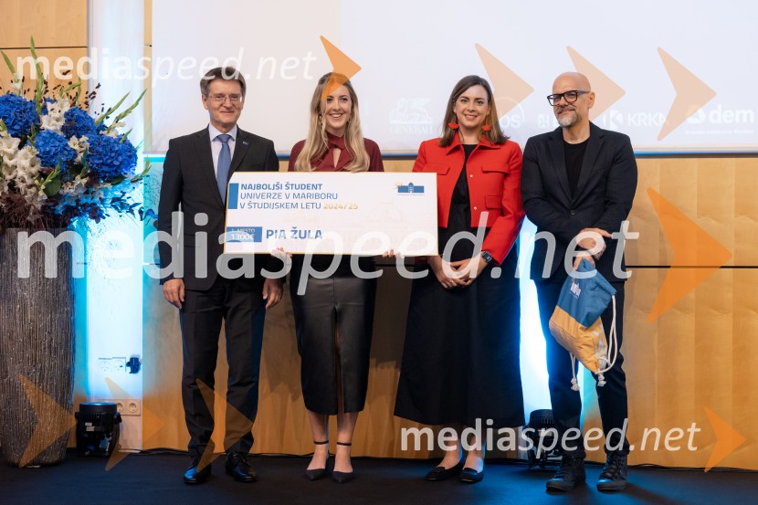 prof. dr. Zdravko Kačič, rektor Univerze v Mariboru;  Pia Žula, najboljša študentka Univerze v Mariboru 2024/2025;  Nomi  Hrast , prorektorica za študentska vprašanja Univerze v Mariboru; dr. Dean Korošak,  prorektor za znanstvenoraziskovalno dejavnost Univerze v MariboruNajboljša študentka Univerze v Mariboru je Pia Žula