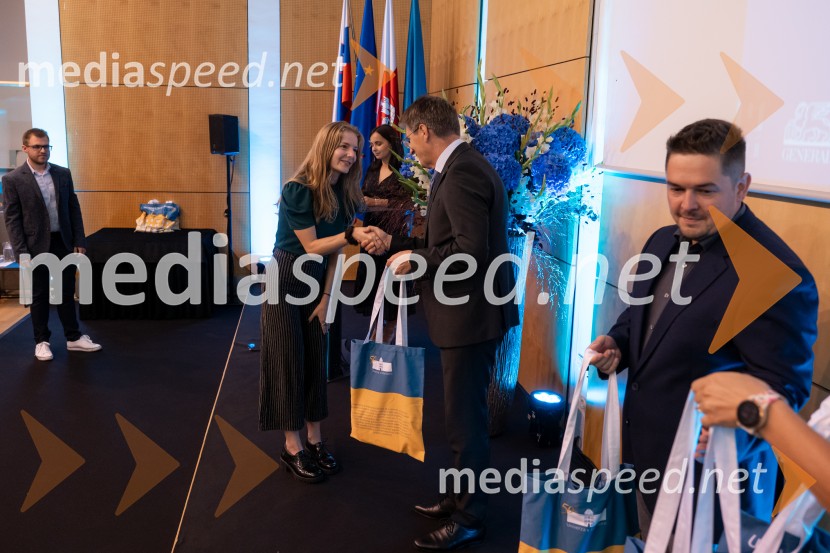 Najboljša študentka Univerze v Mariboru je Pia Žula