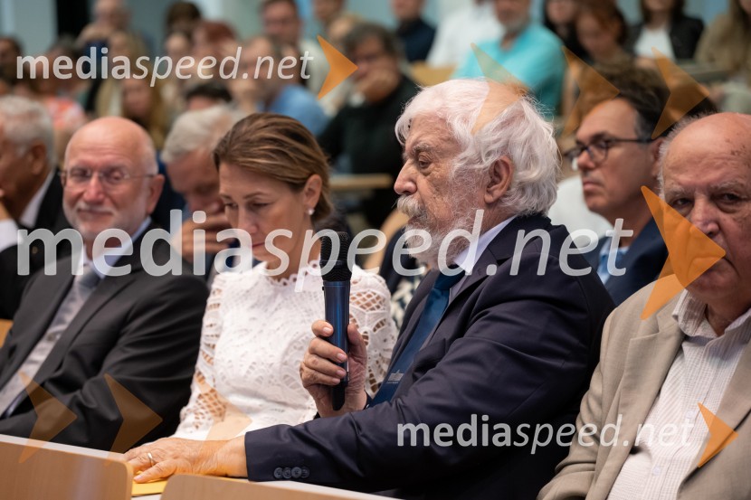 Univerza v Mariboru ob 50-letnici predstavila znanstveno monografijo in poštno znamko