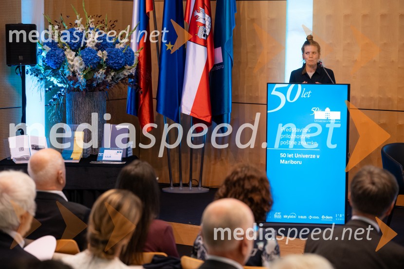 Univerza v Mariboru ob 50-letnici predstavila znanstveno monografijo in poštno znamko