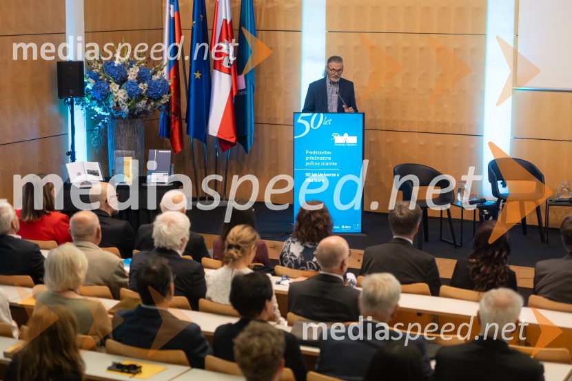 Univerza v Mariboru ob 50-letnici predstavila znanstveno monografijo in poštno znamko