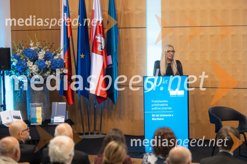  Simona   Koser Šavora, marketing, Pošta SlovenijeUniverza v Mariboru ob 50-letnici predstavila znanstveno monografijo in poštno znamko
