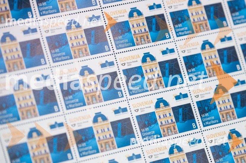 Univerza v Mariboru ob 50-letnici predstavila znanstveno monografijo in poštno znamko