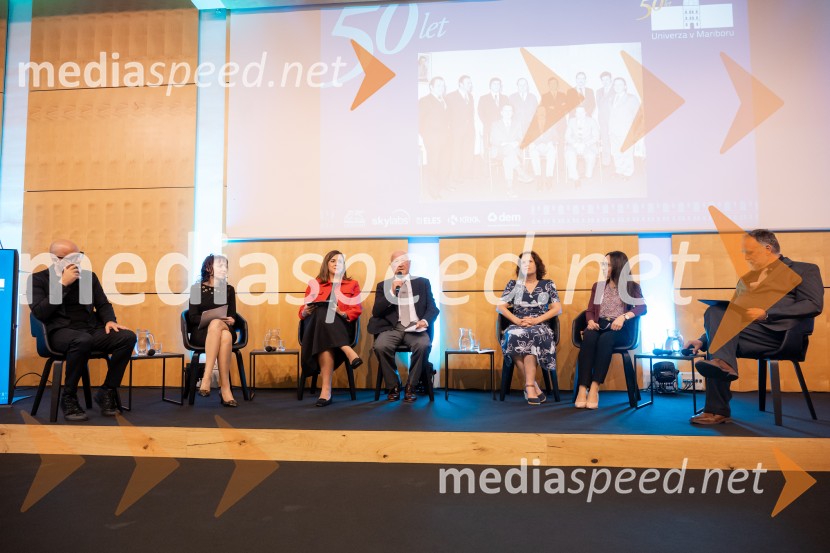 Univerza v Mariboru ob 50-letnici predstavila znanstveno monografijo in poštno znamko