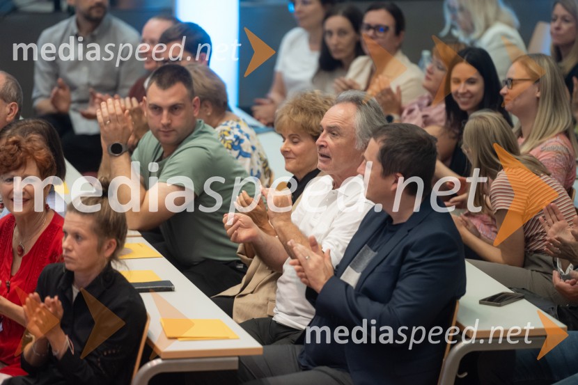 Univerza v Mariboru ob 50-letnici predstavila znanstveno monografijo in poštno znamko