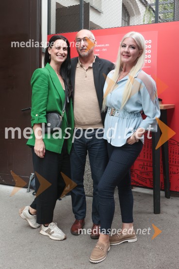  Inesa Grobler, vodja marketinga, Beletrina;  Aleš Vesel, vodja trženja, Beletrina;  Hana Souček Martinc, medijska menadžerka, Kreativna bazaFilmska priredba romana Belo se pere na devetdeset predstavljena na novinarski konferenci