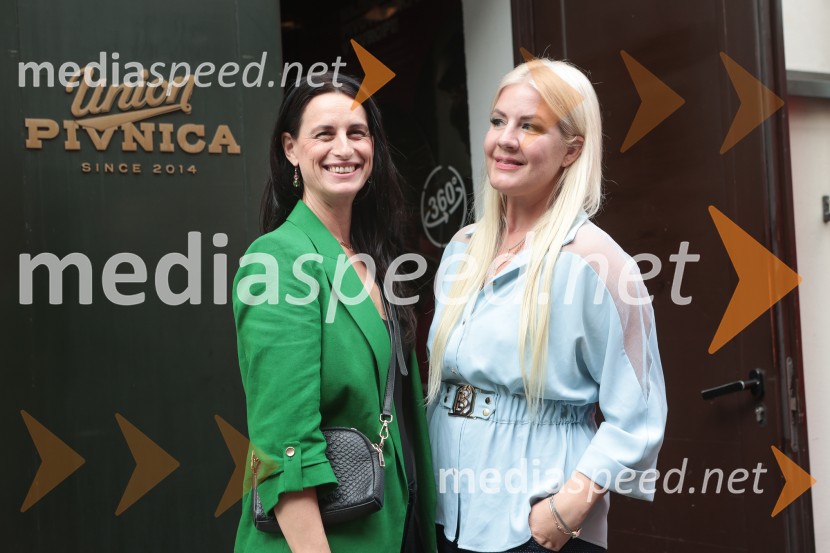  Inesa Grobler, vodja marketinga, Beletrina;  Hana Souček Martinc, medijska menadžerka, Kreativna bazaFilmska priredba romana Belo se pere na devetdeset predstavljena na novinarski konferenci
