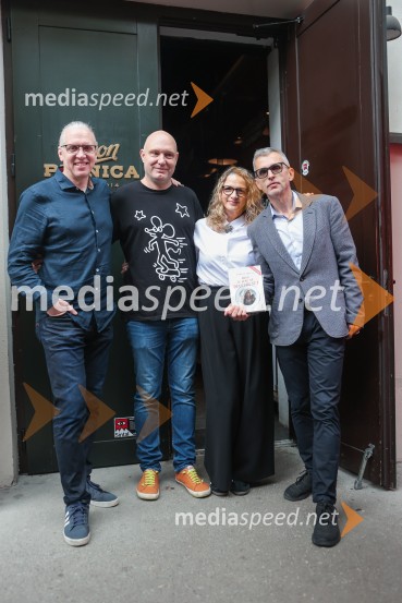  Marko  Naberšnik, režiser in scenarist;  Mitja Čander, direktor, Beletrina;  Bronja Žakelj, pisateljica;  Aleš  Pavlin , Perfo productionFilmska priredba romana Belo se pere na devetdeset predstavljena na novinarski konferenci