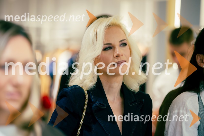  Jasna Vale, Instagram ikonaPrenovljena Nama ponovno odprla svoja vrata