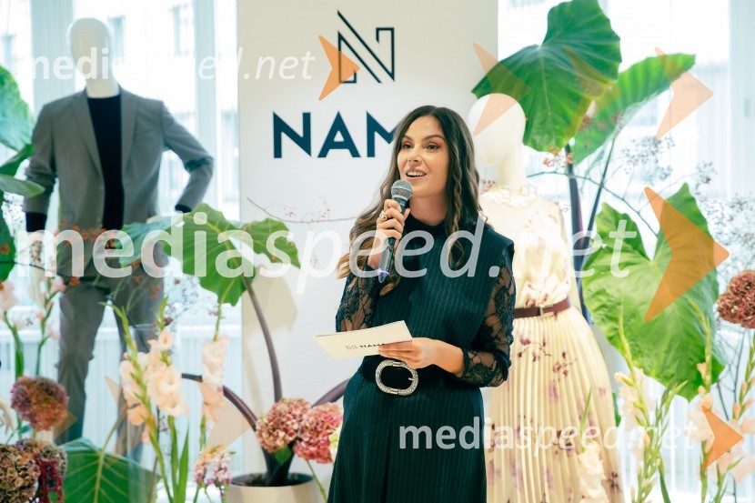  Ula  Furlan, igralka, voditeljicaPrenovljena Nama ponovno odprla svoja vrata