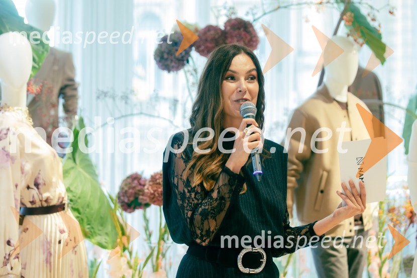  Ula  Furlan, igralka, voditeljicaPrenovljena Nama ponovno odprla svoja vrata