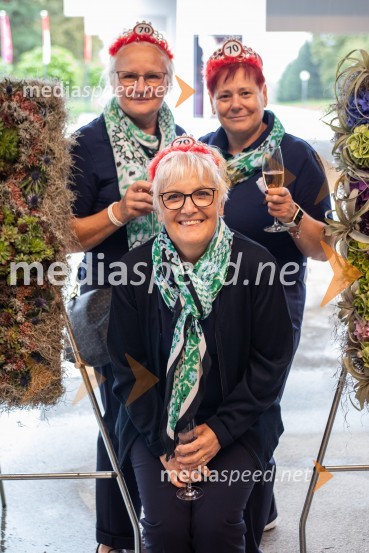  Dušanka Zorko, cvetličarna Aralija;  Darja Rus, cvetličarna Aralija;  Zdenka Plohl, cvetličarna AralijaPogrebno podjetje Maribor obeležilo tri pomembne jubileje