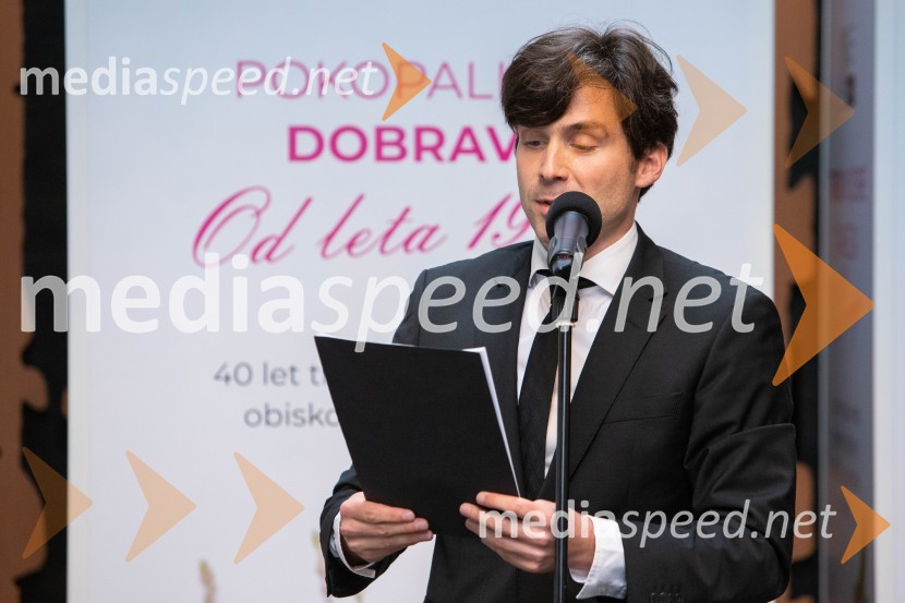  Tilen Artač, imitator, glasbenikPogrebno podjetje Maribor obeležilo tri pomembne jubileje