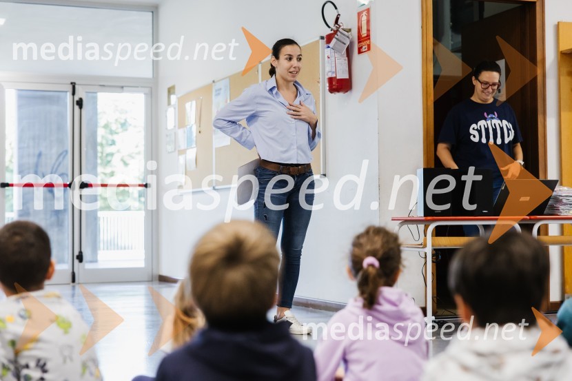 Na OŠ Otona Župančiča otroke razveselili z Nandom in Cicibani