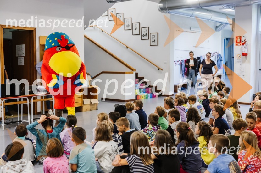 Na OŠ Otona Župančiča otroke razveselili z Nandom in Cicibani