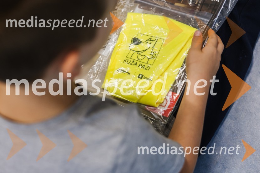 Na OŠ Otona Župančiča otroke razveselili z Nandom in Cicibani