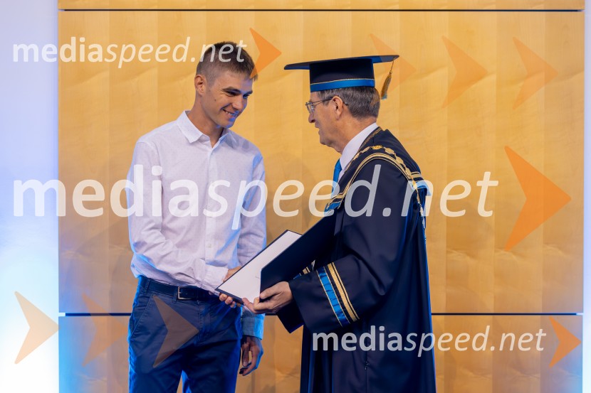  Klemen Španring, prejemnik Plakete Leona Štuklja; prof. dr. Zdravko Kačič, rektor Univerze v MariboruDan Univerze v Mariboru 2025