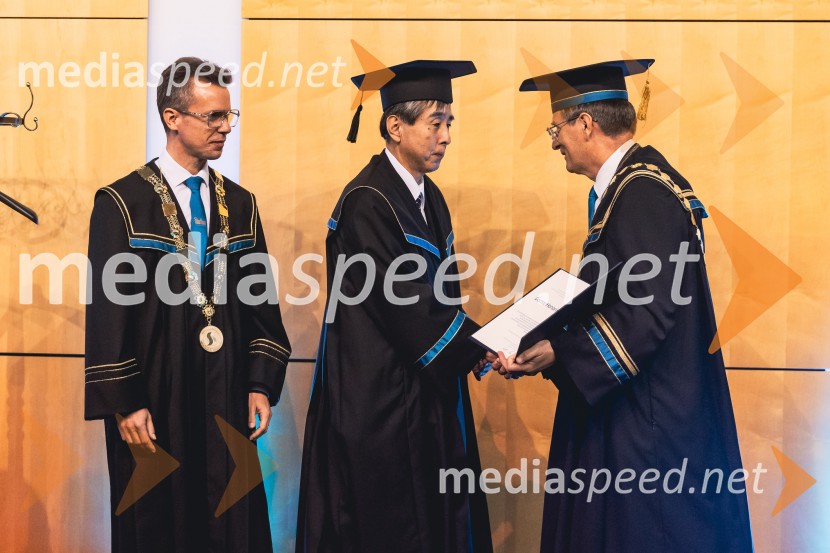  ... ; prof. dr. Kazuyuki Hokamoto, častni doktor Univerze v Mariboru; prof. dr. Zdravko Kačič, rektor Univerze v MariboruDan Univerze v Mariboru 2025
