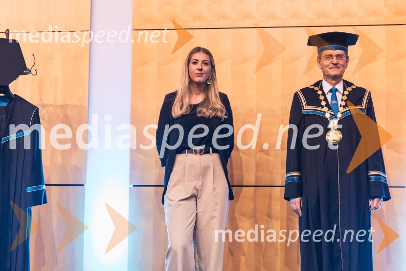  Pia Žula, najboljša študentka Univerze v Mariboru 2024/2025; prof. dr. Zdravko Kačič, rektor Univerze v MariboruDan Univerze v Mariboru 2025