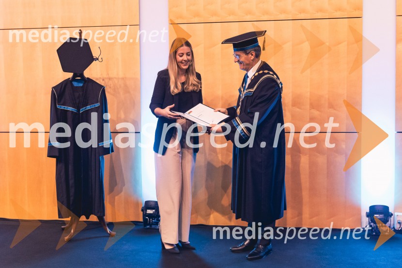  Pia Žula, najboljša študentka Univerze v Mariboru 2024/2025; prof. dr. Zdravko Kačič, rektor Univerze v MariboruDan Univerze v Mariboru 2025
