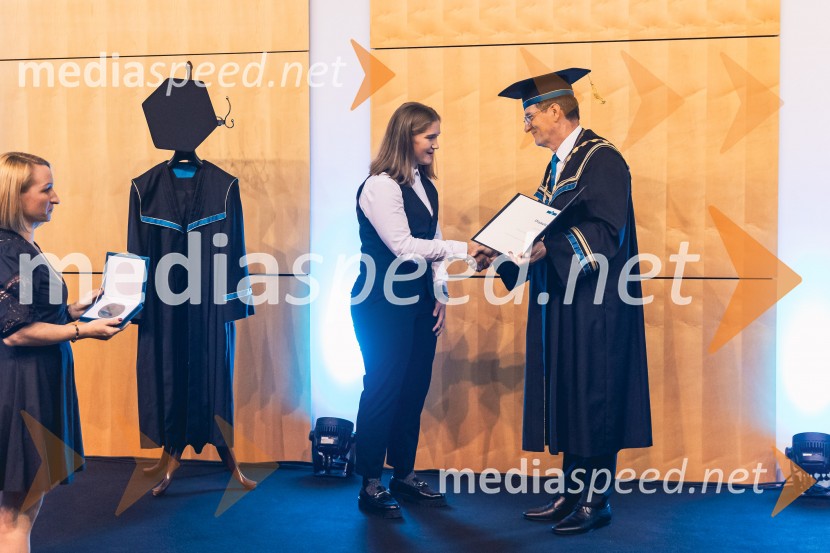  Nuša Urnaut, prejemnica Plakete Leona Štuklja; prof. dr. Zdravko Kačič, rektor Univerze v MariboruDan Univerze v Mariboru 2025