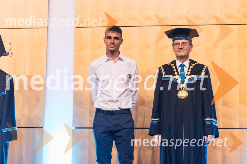  Klemen Španring, prejemnik Plakete Leona Štuklja; prof. dr. Zdravko Kačič, rektor Univerze v MariboruDan Univerze v Mariboru 2025