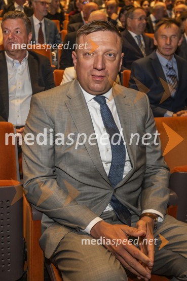 mag. Andrej Rajh, državni sekretar, Ministrstvo za infrastrukturoUniverza v Mariboru odlikovana z redom za zasluge