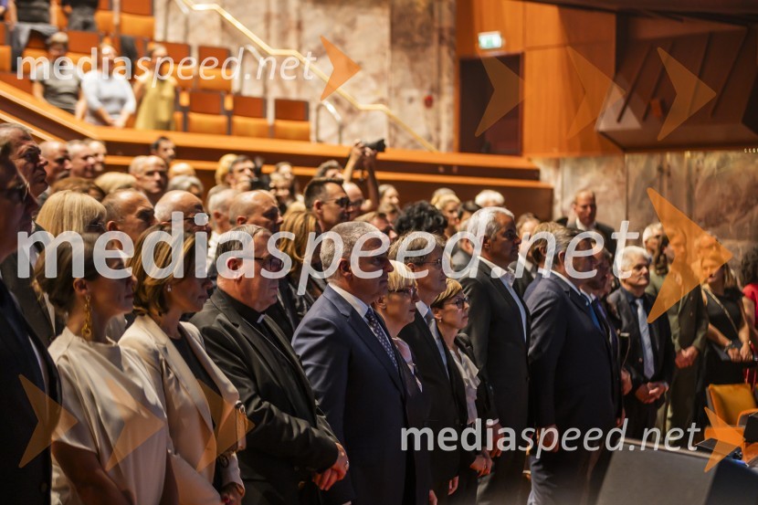 Univerza v Mariboru odlikovana z redom za zasluge