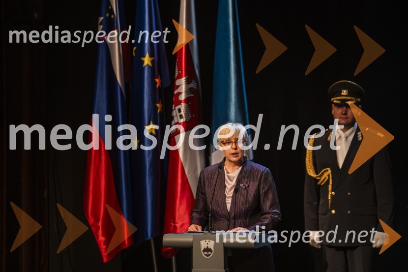 dr. Nataša Pirc Musar, predsednica Republike SlovenijeUniverza v Mariboru odlikovana z redom za zasluge