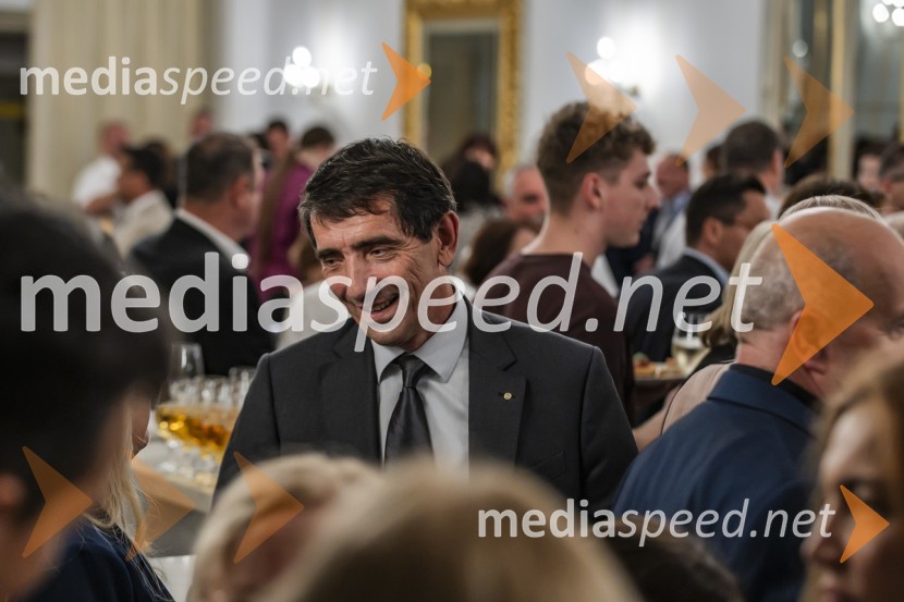 Univerza v Mariboru odlikovana z redom za zasluge
