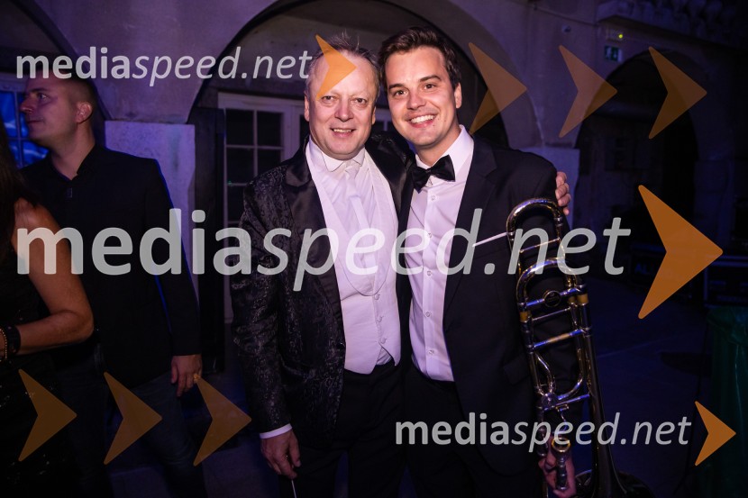  Marjan Grdadolnik, dirigent;  ... DJ Umek združil moči s simfoničnim orkestrom