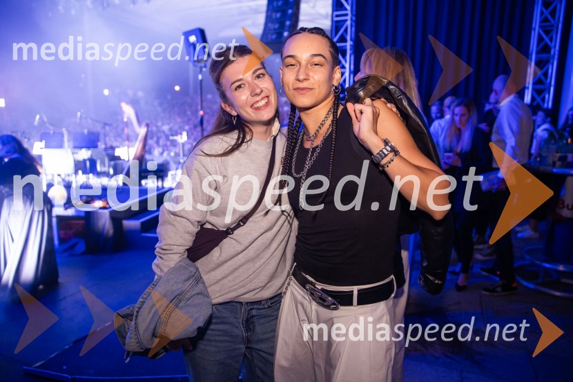  Mila Peršin, igralka;  Mia Puhar Rodin - Masayah, pevkaDJ Umek združil moči s simfoničnim orkestrom