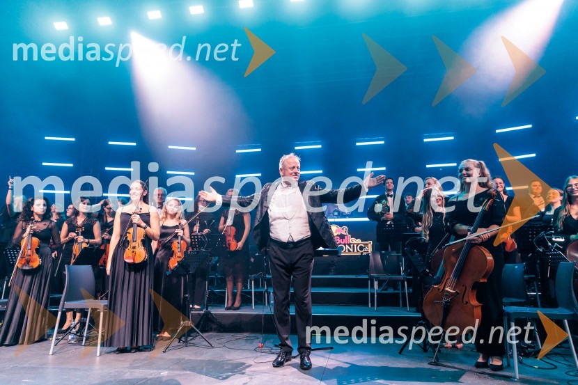  Marjan Grdadolnik, dirigentDJ Umek združil moči s simfoničnim orkestrom