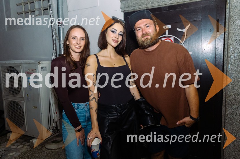  ... ;  Gaja Prestor, pevka;  ... DJ Umek združil moči s simfoničnim orkestrom